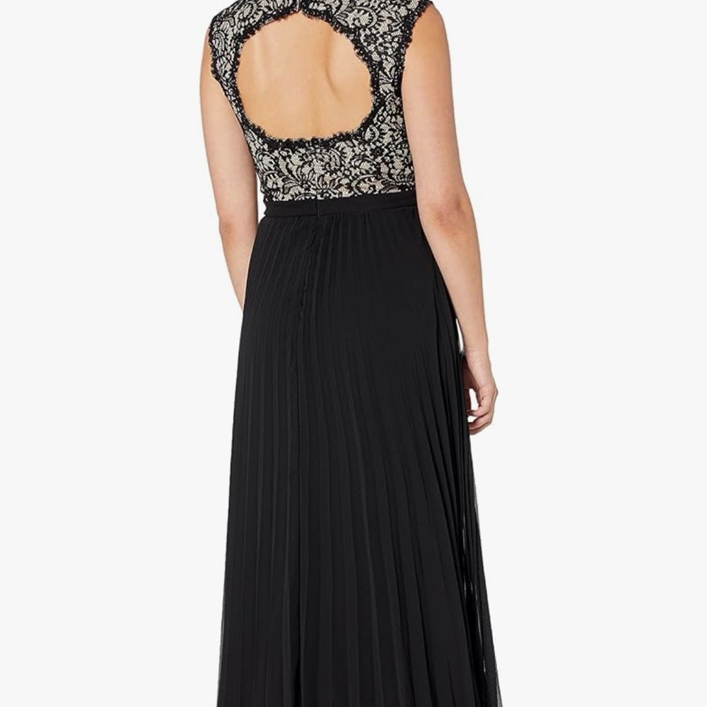 Xscape size 14 Black Pleated Maxi - Women's Elegant Evening dress! Stunning’ new